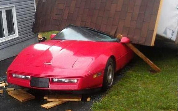 [PIC] Hurricane Leslie Drops a Shed on a C4 Corvette