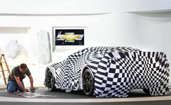 [PIC] 2015 Corvette Z06 Prepares for Unveiling at NAIAS