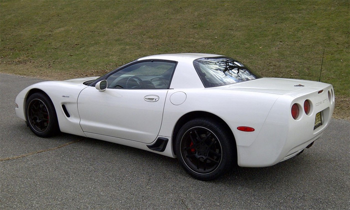 2001 Corvette Z06 in Speedway White