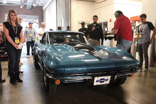 [VIDEO] 'Vault Find' 1967 Marina Blue Corvette 427/435 Sells for $675,000 at Mecum Indy