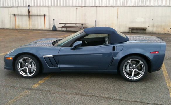 First Look: 2011 Corvette Convertible Blue Tops and Stitching