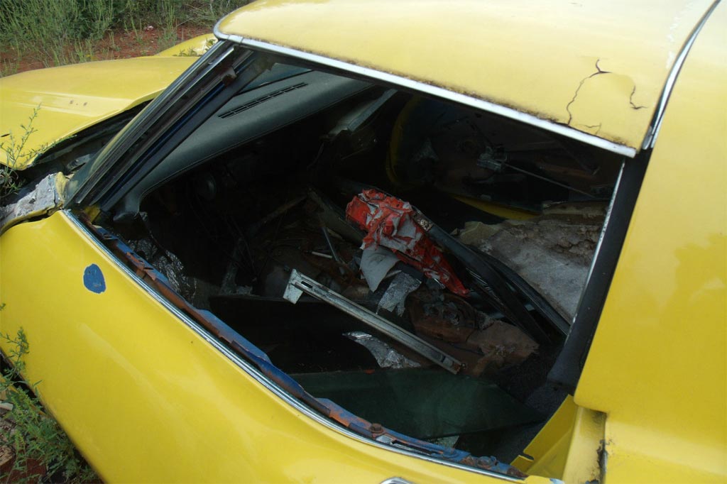 [PICS] Sad 1971 Corvette Barn Find Being Sold as a Parts Car