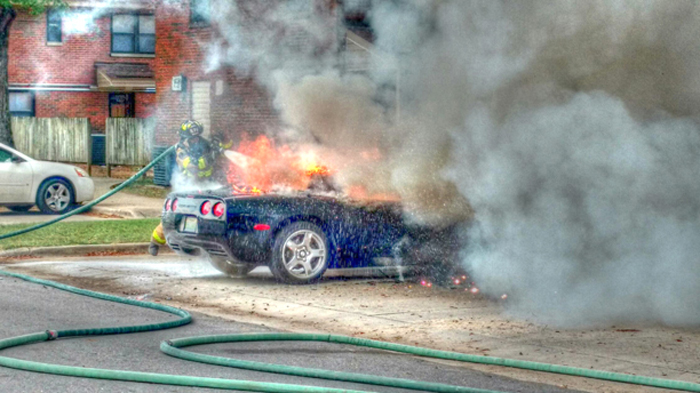 [ACCIDENT] Firefighters Respond to C5 Corvette Fire in Alabama