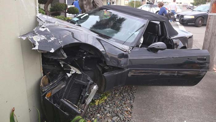 [ACCIDENT] C4 Corvette Crashes into a Hotel's Fence in California
