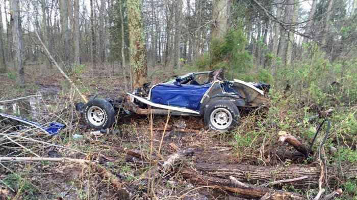 [ACCIDENT] Horrific Crash with Tree Destroys this C3 Corvette