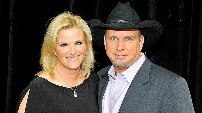 Country Singer Garth Brooks Gives a Corvette and Other Gifts to Four Millionth Fan