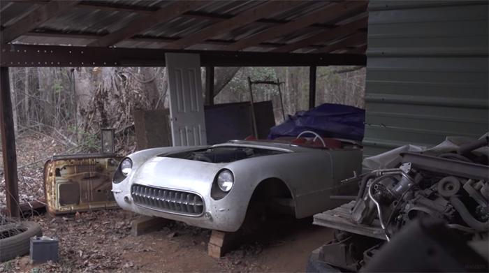 [VIDEO] Barn Find Hunter Tom Cotter Uncovers a 1954 Corvette