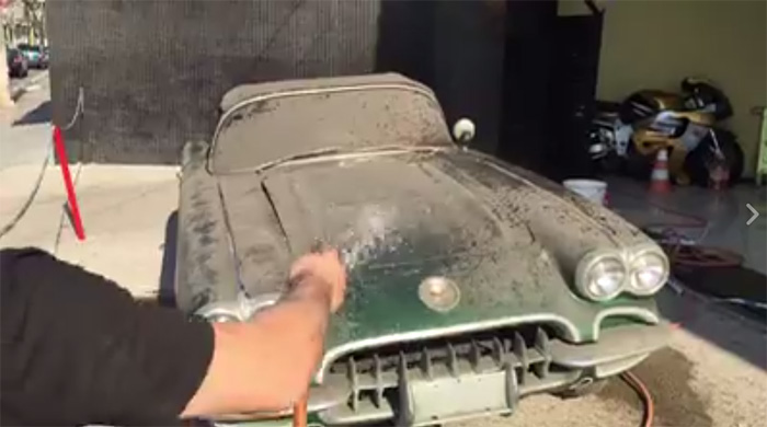 [VIDEO] 1958 Corvette Gets First Bath in 30 Years