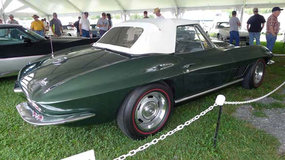 
[PICS] NCRS Gallery XVII at Corvettes at Carlisle