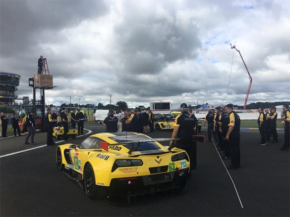[PICS] Corvette Racing Continues Le Mans Tradition with the Official Team Photo