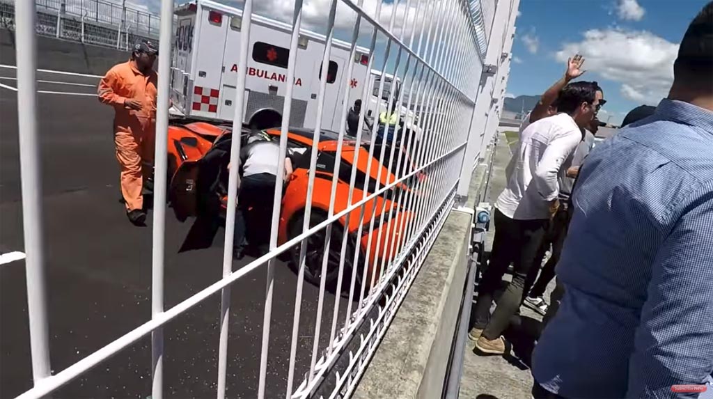 [ACCIDENT] 2019 Corvette ZR1 Crashes During Track Day in Puebla Mexico