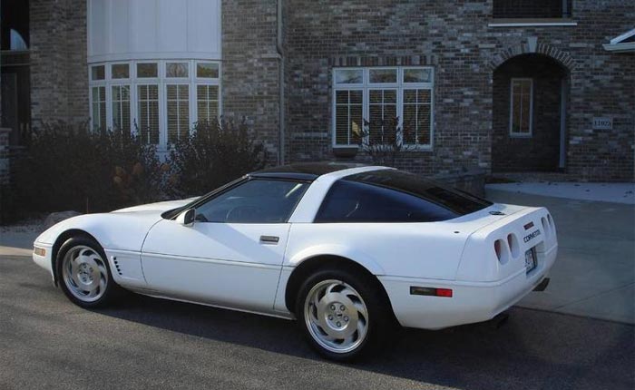 [PICS] Million Dollar Mansion Comes with a White C4 Corvette