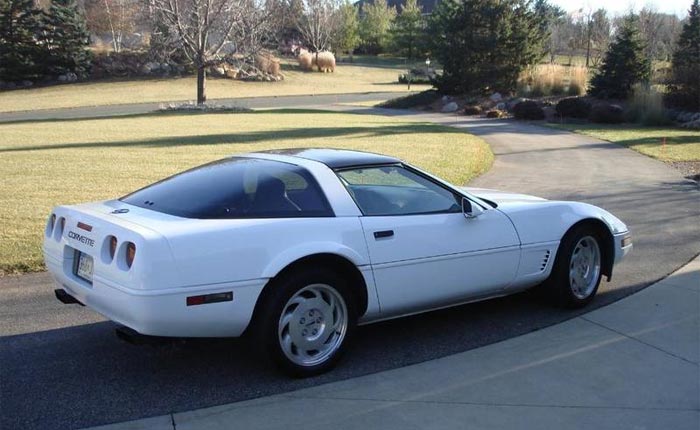 [PICS] Million Dollar Mansion Comes with a White C4 Corvette