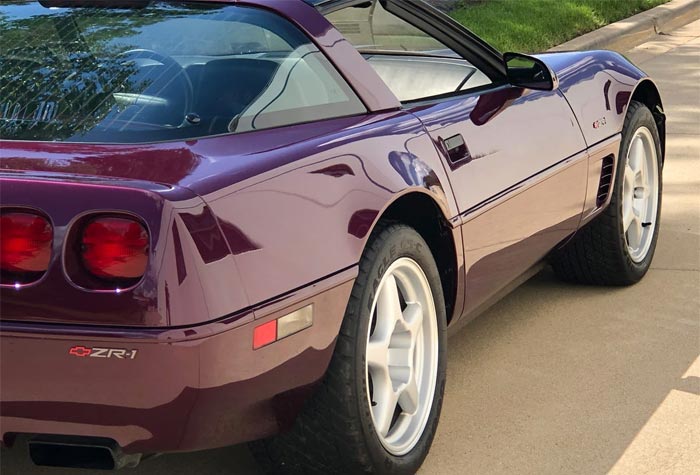 Corvettes for Sale: 1995 Corvette ZR-1 in Dark Purple Metallic