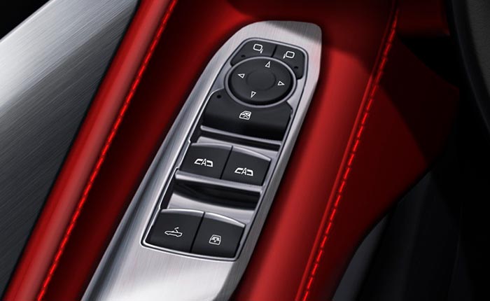 [PIC] Controls for Operating the 2020 Corvette Stingray's Convertible Top Hiding in Plain Sight