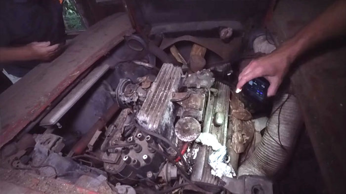 [VIDEO] 1959 Fuelie Corvette Rescued from Backyard Building After 49 Year Slumber