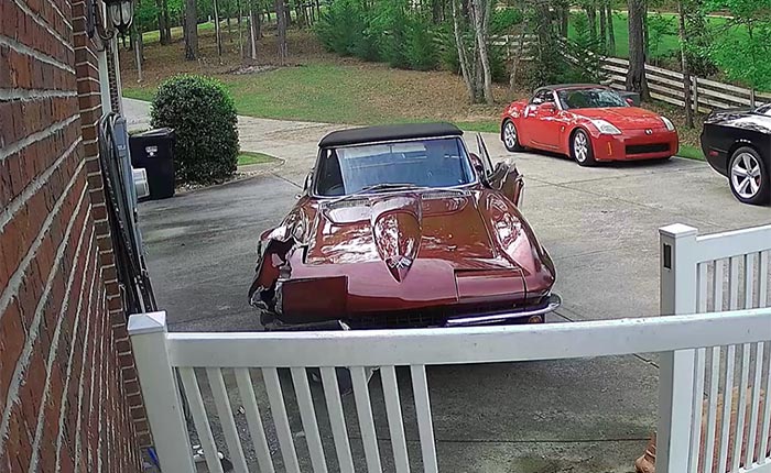 [ACCIDENT] Home Surveillance Video Captures the Moment the Brakes Failed on a 1966 Corvette