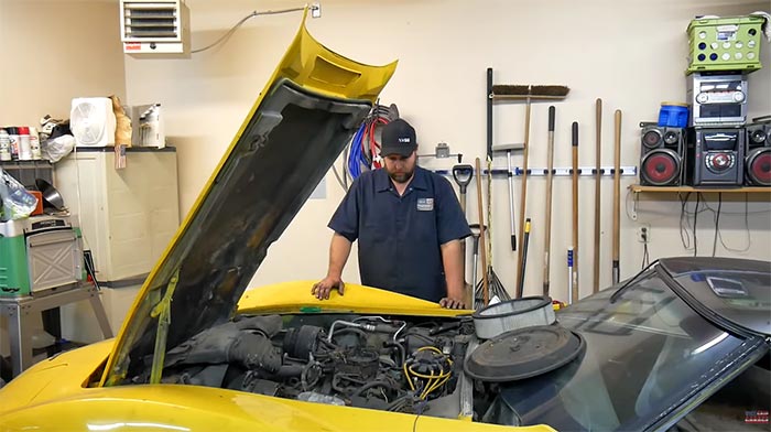 [VIDEO] Man Buys Abandoned 1980 Corvette and Has It Running A Few Hours Later