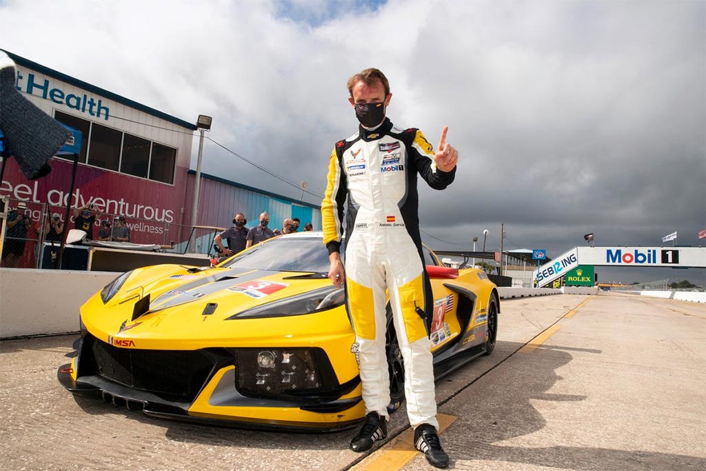 Corvette Racing at Sebring: Pole, Track Record for Garcia