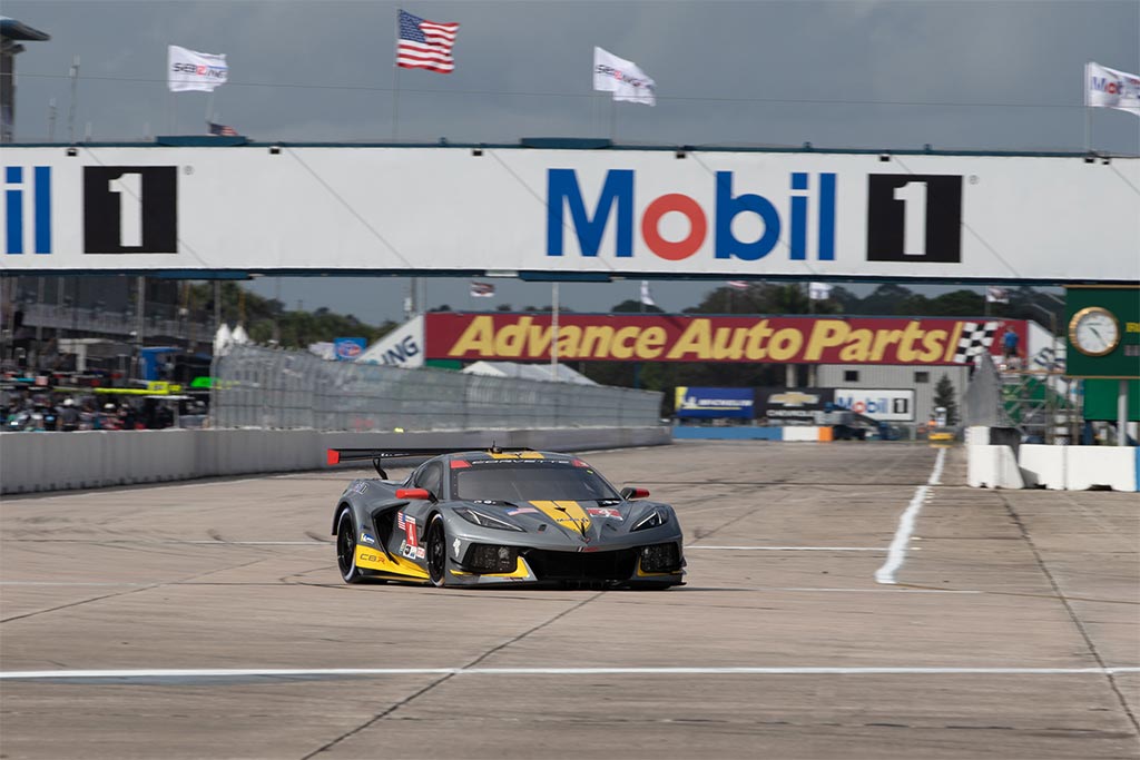 Corvette Racing at Sebring: Pole, Track Record for Garcia