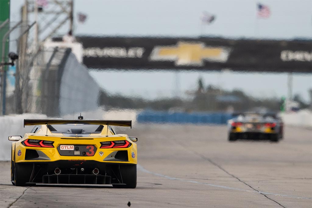 Corvette Racing at Sebring: Pole, Track Record for Garcia