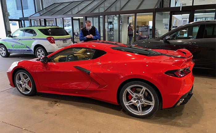 [PIC] 2020 Corvette Arrives at Dealership with a Two-Tone Boomerang