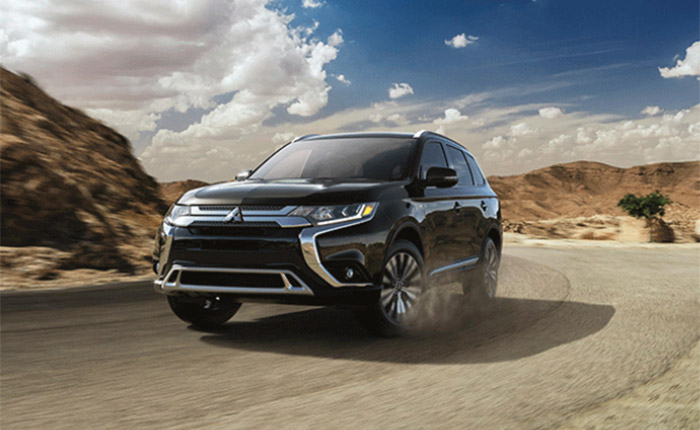 Corvette Owner Who Traded His C8 for Mitsubishi Outlander Has People Scratching Their Heads