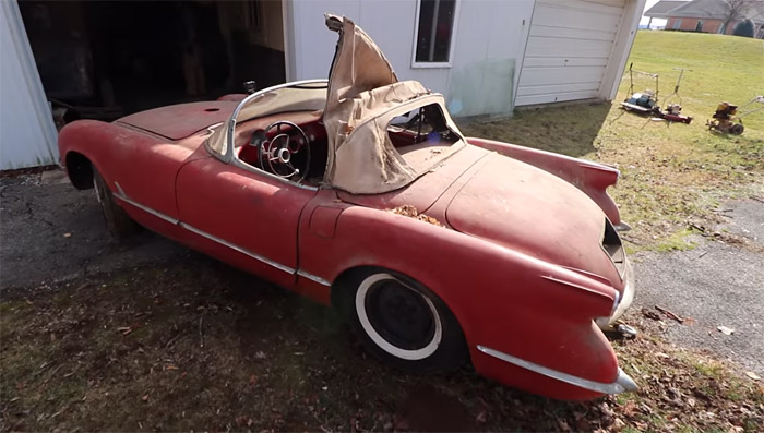 [VIDEO] Extracting a Sportsman Red 1954 Corvette from a Garage