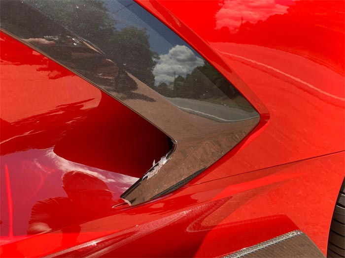 [ACCIDENT] 2020 Corvette Grazed by a Motorcyclist Who Crossed the Yellow Line