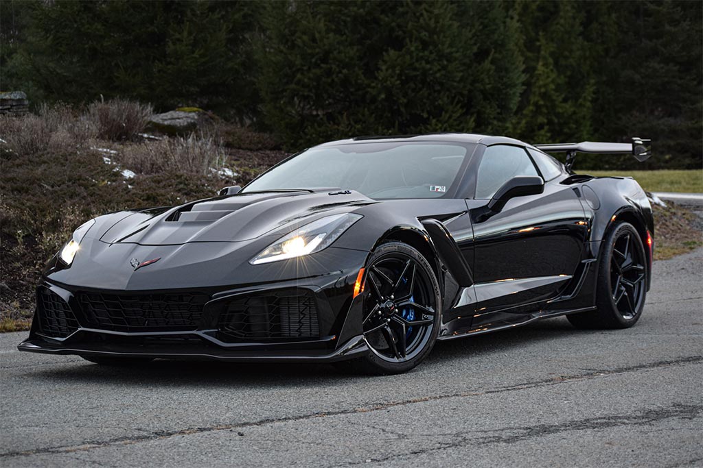 Corvettes for Sale: 65 Mile 2019 Corvette ZR1 Asks $200K