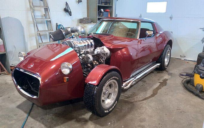 Corvettes for Sale: 1976 Corvette Shows Off Its Supercharged ZZ4 Crate Motor Through Custom Body