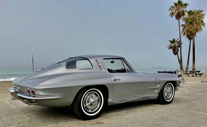 Corvettes for Sale: Non-Original Fuelie 1963 Corvette Split Window on BaT