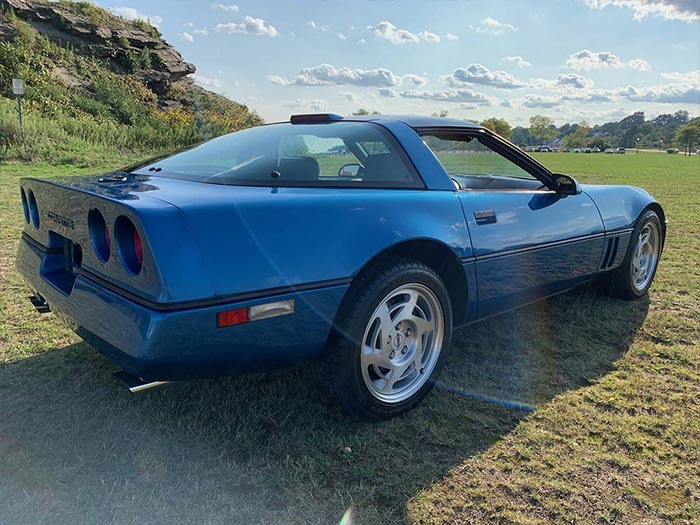 Corvettes for Sale: Quasar Blue 1990 Corvette Coupe for $12K on Craigslist