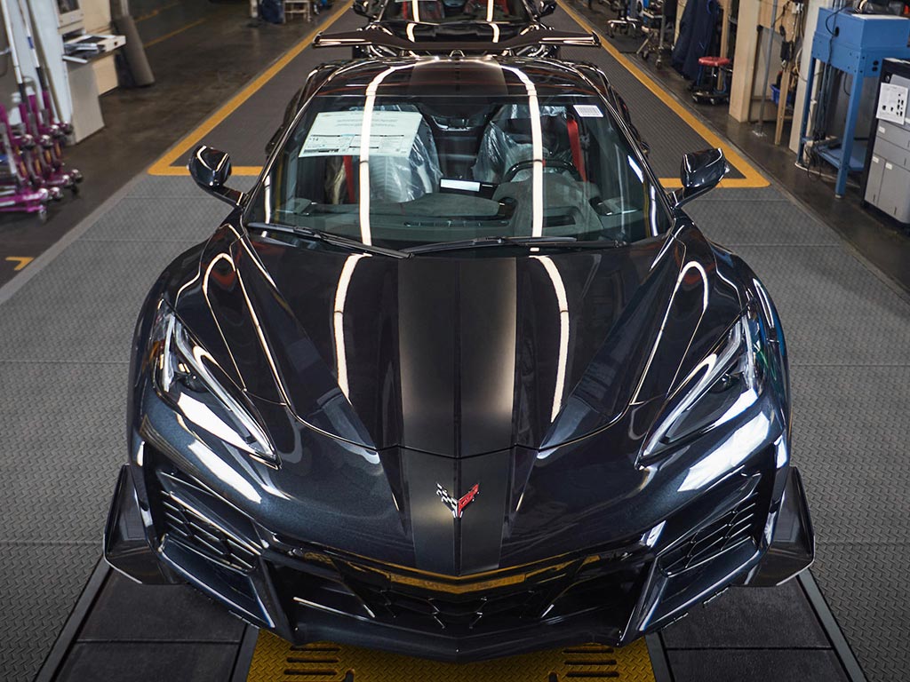 [PIC] First Customer-Ordered 2023 Corvette Z06 Coming Off the Assembly Line