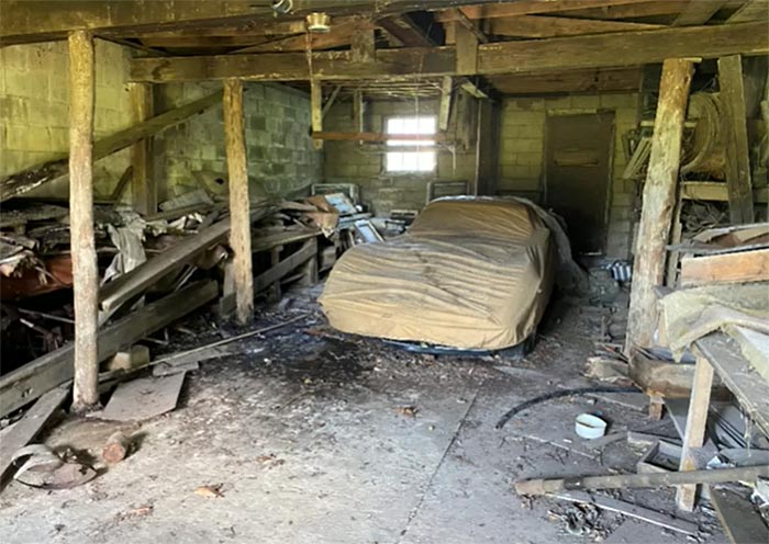 [VIDEO] Watch a 1968 427/435hp Corvette Pulled From a Garage After a 30 Year Slumber