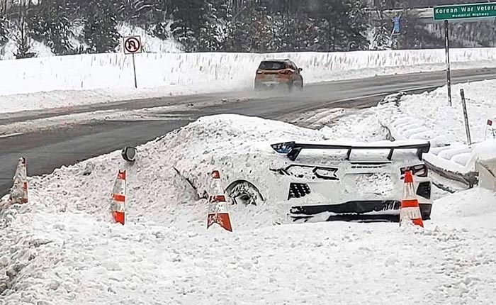 [PIC] Snowpocalypse Claimes a C8 Corvette Stingray
