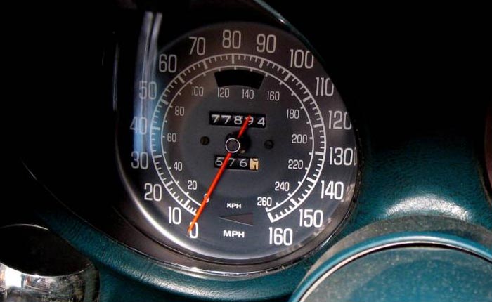 Corvettes for Sale: 1976 Stingray on Craigslist Has Rare Color Combo