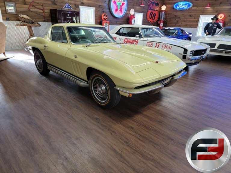 1965 CHEVROLET CORVETTE