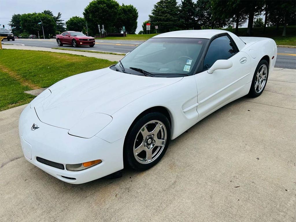 Corvettes for Sale: High-Mileage 1999 Corvette FRC in Rare Arctic White on Craigslist for $12,900