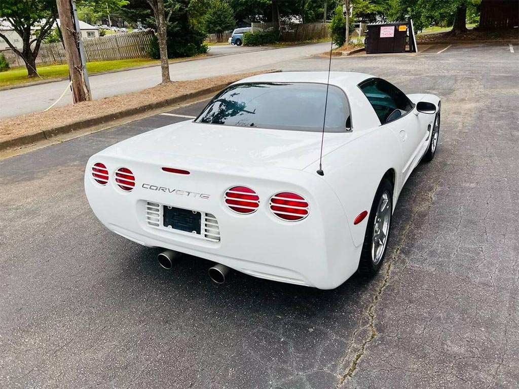 Corvettes for Sale: High-Mileage FRC 1999 Corvette in White on Craigslist for $12,900