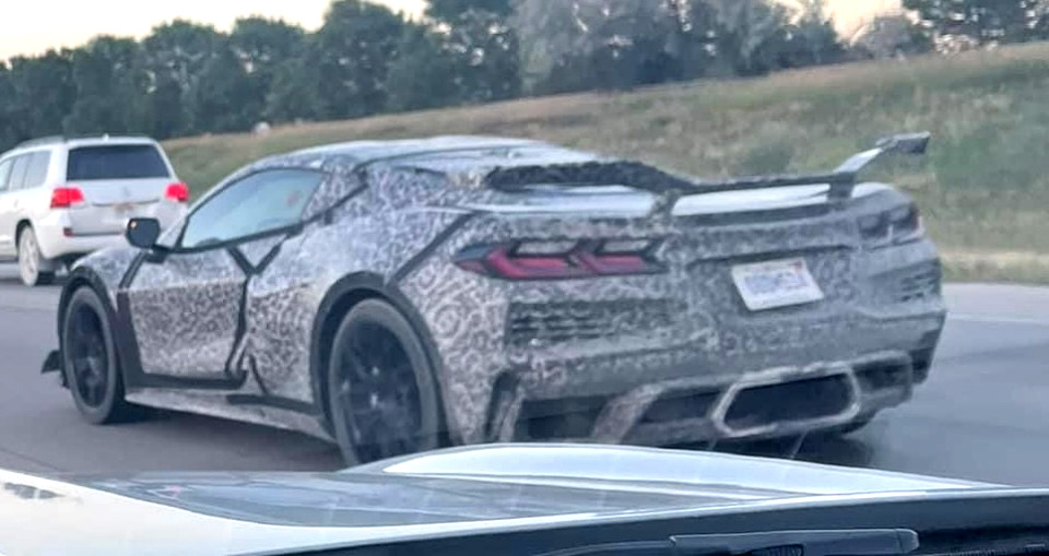 C8 Z06 Mule in Camo