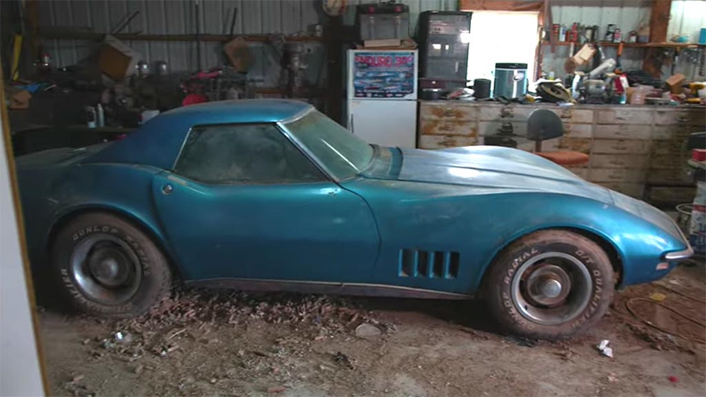[VIDEO] 1968 Corvette Convertible Parked in 1992 is Rescued From a Barn