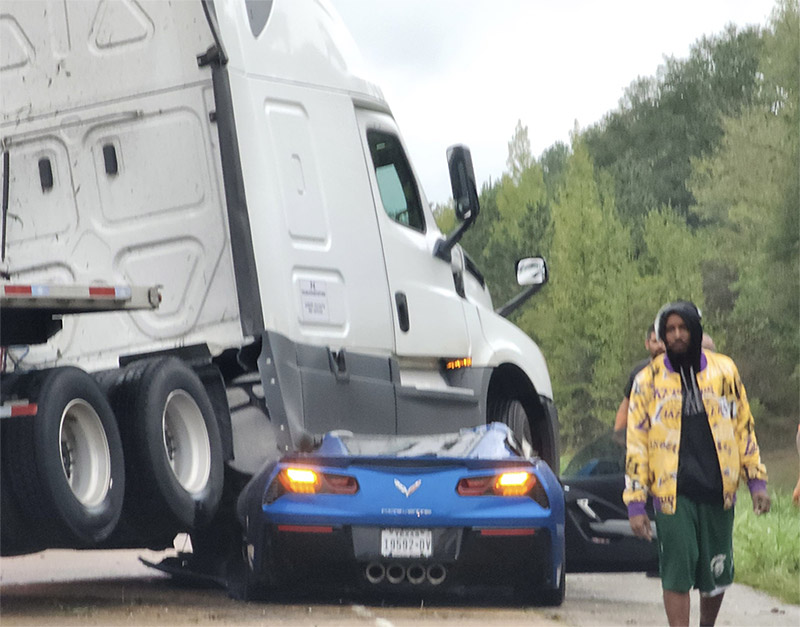 [ACCIDENT] C7 Corvette Gets Wedged Under an 18-Wheeler in Louisiana