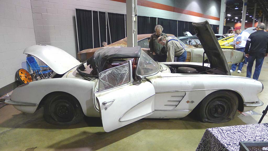 Barn Find Corvette at MCACN