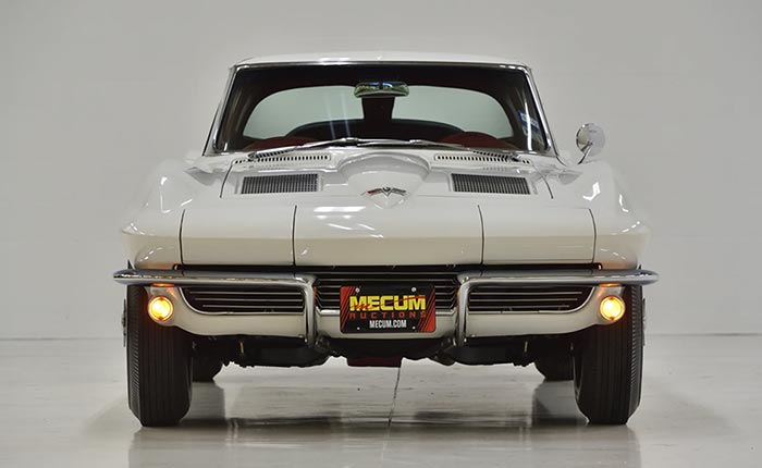 1963 Corvette Split Window - Ermine White with Riverside Red Interior