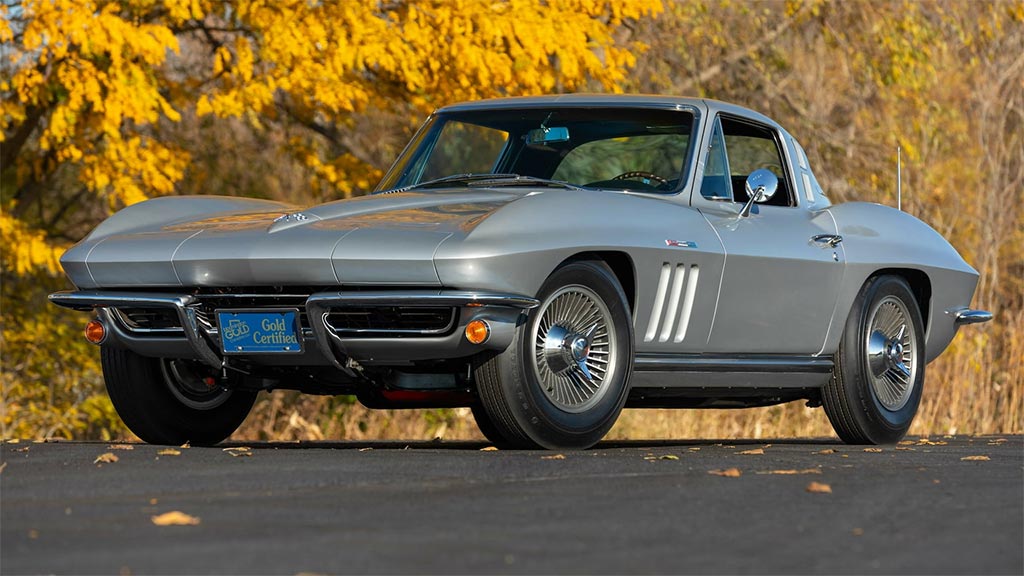 1965 CHEVROLET CORVETTE BIG TANK FUELIE - $352,000