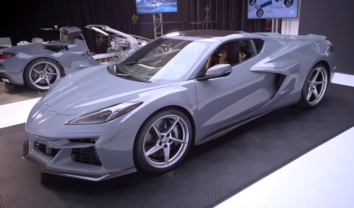 [VIDEO] The Peterson Museum Offers World's First Deep Dive on the New 2024 Corvette E-Ray