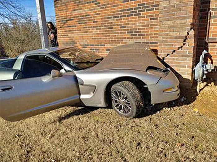 [ACCIDENT] C5 Corvette Crashes Into the Side of a Tennessee Home