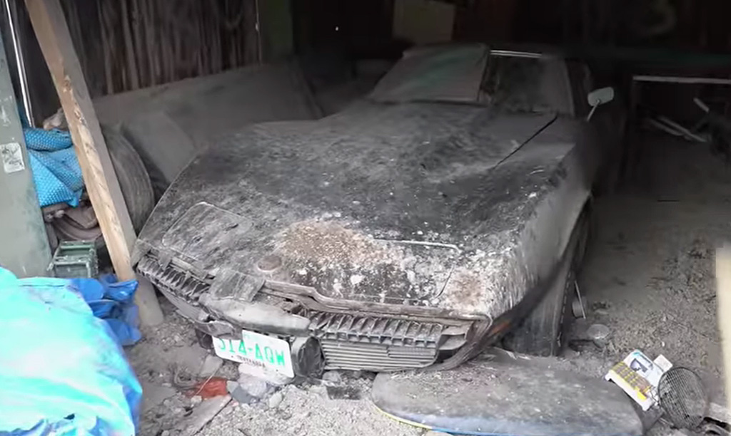 [VIDEO] Rodent-Infested 1974 Corvette Gets First Wash Since 1989