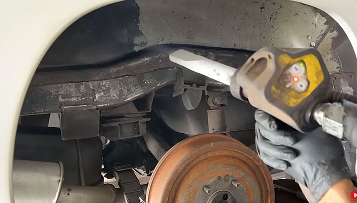 Using Dry Ice on a 1963 Corvette